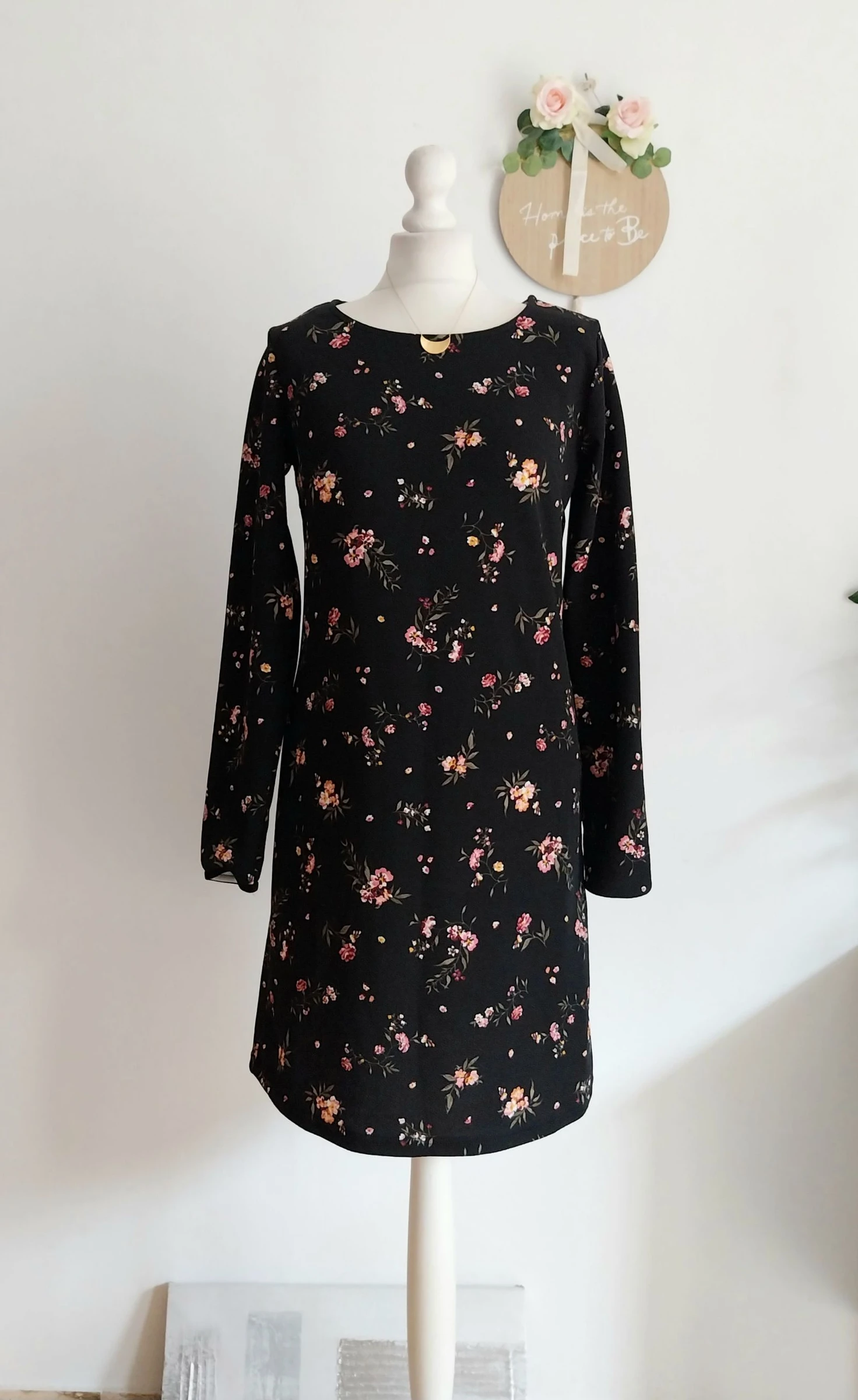 Robe mi-saison noir petites fleurs Gina Taille 38
